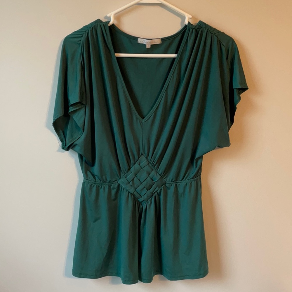 Forest green flowy v neck.